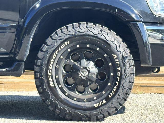 ハイラックスサーフ SSR-X /BFグットリッチ/FUEL16AW/メッキバンパー/背面レス/ルーフレール/フルセグTVナビ/Bluetooth/CD/DVD/キーレスエントリー/黒革調シートカバー/ETC/オートエアコン/(31枚目)