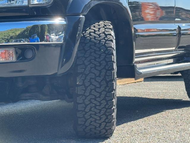 ハイラックスサーフ SSR-X /BFグットリッチ/FUEL16AW/メッキバンパー/背面レス/ルーフレール/フルセグTVナビ/Bluetooth/CD/DVD/キーレスエントリー/黒革調シートカバー/ETC/オートエアコン/(32枚目)