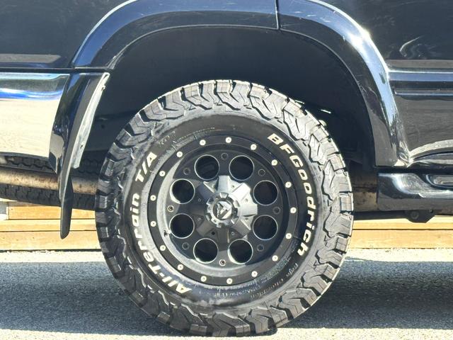 ハイラックスサーフ SSR-X /BFグットリッチ/FUEL16AW/メッキバンパー/背面レス/ルーフレール/フルセグTVナビ/Bluetooth/CD/DVD/キーレスエントリー/黒革調シートカバー/ETC/オートエアコン/(33枚目)