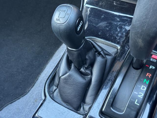 ハイラックスサーフ SSR-X /BFグットリッチ/FUEL16AW/メッキバンパー/背面レス/ルーフレール/フルセグTVナビ/Bluetooth/CD/DVD/キーレスエントリー/黒革調シートカバー/ETC/オートエアコン/(61枚目)
