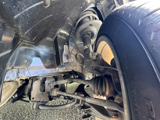 インプレッサ S-GT スポーツパッケージ /5速マニュアル/EJ20/水平対抗エンジン/柿本改マフラー革巻きステアリング/クルーズコントロール/HID/フォグ/ストラーダナビ/DVD再生/フルセグ/17AW/(33枚目)