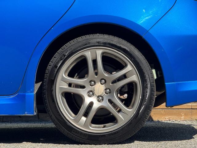 インプレッサ S-GT スポーツパッケージ /5速マニュアル/EJ20/水平対抗エンジン/柿本改マフラー革巻きステアリング/クルーズコントロール/HID/フォグ/ストラーダナビ/DVD再生/フルセグ/17AW/(36枚目)