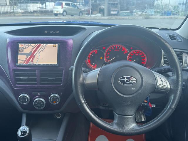 インプレッサ S-GT スポーツパッケージ /5速マニュアル/EJ20/水平対抗エンジン/柿本改マフラー革巻きステアリング/クルーズコントロール/HID/フォグ/ストラーダナビ/DVD再生/フルセグ/17AW/(63枚目)