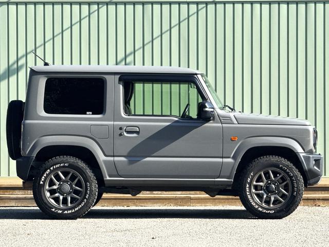 ジムニー XC /1オーナー車/ターボ/衝突軽減/フジツボマフラー/RTタイヤ/クルコン/LEDライト/ケンウッド8インチナビ/フルセグTV/Bluetooth/CD/DVD/Bカメラ/スマートキー/シートヒーター/(9枚目)