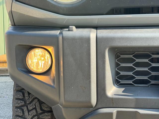 ジムニー XC /1オーナー車/ターボ/衝突軽減/フジツボマフラー/RTタイヤ/クルコン/LEDライト/ケンウッド8インチナビ/フルセグTV/Bluetooth/CD/DVD/Bカメラ/スマートキー/シートヒーター/(17枚目)