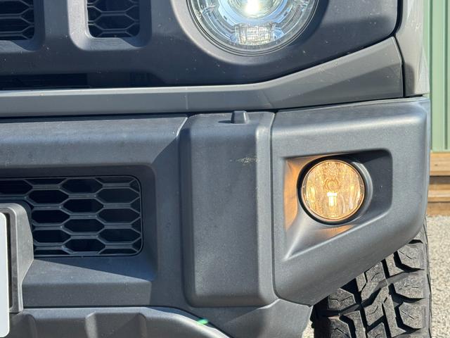 ジムニー XC /1オーナー車/ターボ/衝突軽減/フジツボマフラー/RTタイヤ/クルコン/LEDライト/ケンウッド8インチナビ/フルセグTV/Bluetooth/CD/DVD/Bカメラ/スマートキー/シートヒーター/(18枚目)