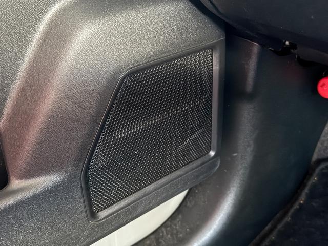 ジムニー XC /1オーナー車/ターボ/衝突軽減/フジツボマフラー/RTタイヤ/クルコン/LEDライト/ケンウッド8インチナビ/フルセグTV/Bluetooth/CD/DVD/Bカメラ/スマートキー/シートヒーター/(70枚目)