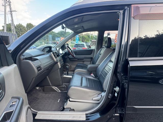 エクストレイル S /リフトUP/ルーフキャリア/ルーフライト/ナルディステアリング/ディスプレイオーディオ/Apple CarPray/Bluetooth/Bカメラ/ATタイヤ/防水シート/シートヒーター/インテリキー(5枚目)