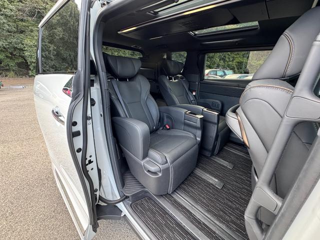 アルファード Z /モデリスタエアロ&マフラー/13.2インチ有機EL後席モニター/トヨタチームメイト/カラーHUD/左右独立ムーンルーフ/デジタルインナーミラー/ラグジュアリーフロアマット/ETC2.0/スペアタイヤ(70枚目)