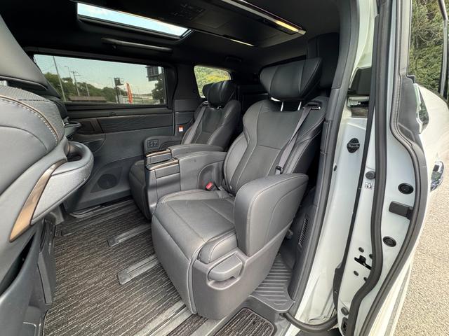 アルファード Z /モデリスタエアロ&マフラー/13.2インチ有機EL後席モニター/トヨタチームメイト/カラーHUD/左右独立ムーンルーフ/デジタルインナーミラー/ラグジュアリーフロアマット/ETC2.0/スペアタイヤ(74枚目)