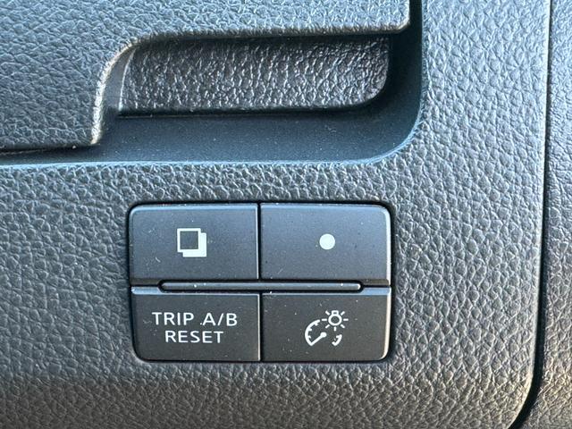 セレナ ハイウェイスター S-ハイブリッド 禁煙車/エアロ/16AW/フルセグナビ/Bluetooth/DVD/バックカメラ/インテリジェトキ―/キセノンヘッドライト/アイドリングストップ/クルコン/電動スライドドア/ETC/車検受渡(48枚目)