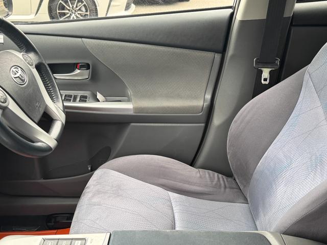 プリウスアルファ Ｇツーリングセレクション　／禁煙車／ガラスルーフ／３列シート／ＬＥＤヘッドライト／クルーズコントロール／フルセグ／Ｂｌｕｅｔｏｏｔｈ／ＣＤ／ＤＶＤ／Ｂカメラ／スマートキー／１７ＡＷ／ＥＴＣ／（67枚目）