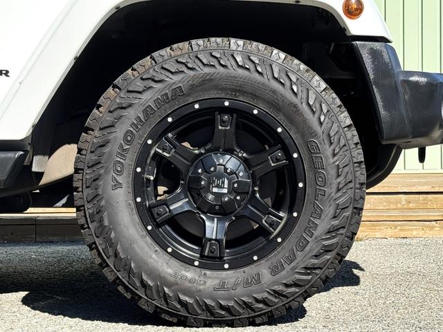 ジープ・ラングラーアンリミテッド 　／禁煙車／ＬＥＸＸＥＬ　ＯＵＴＬＡＷ　１７ＡＷ／ＹＯＫＯＨＡＭＡ　ＧＥＯＬＡＮＤＡＲ　ＭＴタイヤ／Ｊｅｅｐタイヤカバー／クルコン／キーレスエントリー／カロッツェリア／フルセグ／Ｂｌｕｅｔｏｏｔｈ／（36枚目）