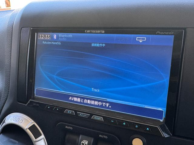 ジープ・ラングラーアンリミテッド 　／禁煙車／ＬＥＸＸＥＬ　ＯＵＴＬＡＷ　１７ＡＷ／ＹＯＫＯＨＡＭＡ　ＧＥＯＬＡＮＤＡＲ　ＭＴタイヤ／Ｊｅｅｐタイヤカバー／クルコン／キーレスエントリー／カロッツェリア／フルセグ／Ｂｌｕｅｔｏｏｔｈ／（48枚目）