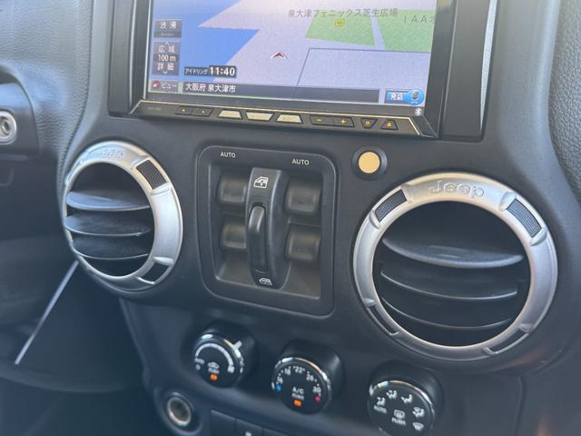 ジープ・ラングラーアンリミテッド 　／禁煙車／ＬＥＸＸＥＬ　ＯＵＴＬＡＷ　１７ＡＷ／ＹＯＫＯＨＡＭＡ　ＧＥＯＬＡＮＤＡＲ　ＭＴタイヤ／Ｊｅｅｐタイヤカバー／クルコン／キーレスエントリー／カロッツェリア／フルセグ／Ｂｌｕｅｔｏｏｔｈ／（56枚目）