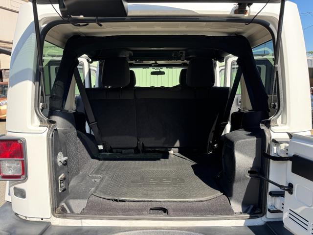 ジープ・ラングラーアンリミテッド 　／禁煙車／ＬＥＸＸＥＬ　ＯＵＴＬＡＷ　１７ＡＷ／ＹＯＫＯＨＡＭＡ　ＧＥＯＬＡＮＤＡＲ　ＭＴタイヤ／Ｊｅｅｐタイヤカバー／クルコン／キーレスエントリー／カロッツェリア／フルセグ／Ｂｌｕｅｔｏｏｔｈ／（79枚目）