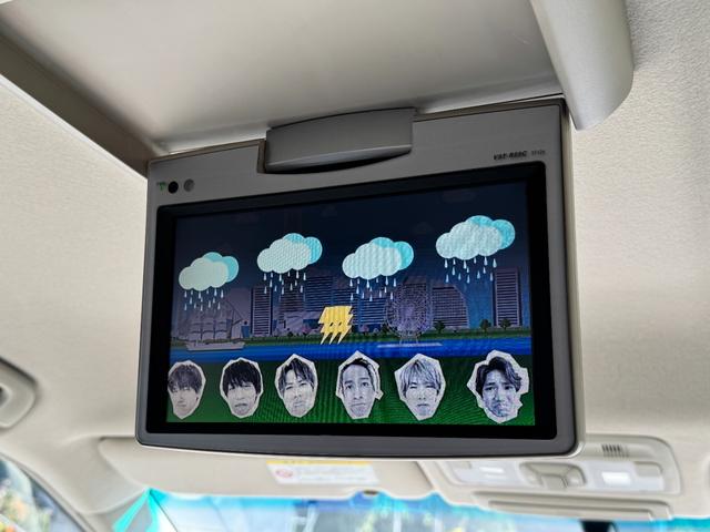 エスティマ 2.4アエラス Gエディション /特別仕様車/7人乗/キャプテンシ-ト/Kranze20AW/両側電動スライド/クルコン/後席モニター/フルセグ/Bluetooth/CD/DVD/Bカメラ/ウッドコンビステアリング/HIDライト/(5枚目)