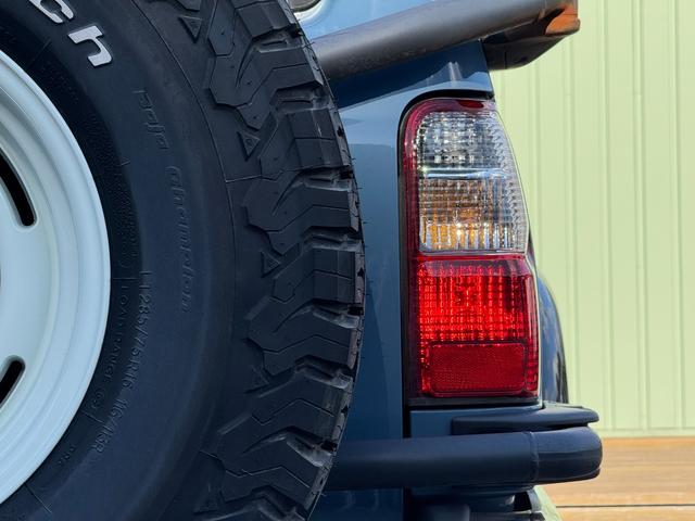 ハイラックスサーフ SSR-X /WEED2.5インチup/DEANホイール/ルーフキャリア/サイドステップ/サイド出しマフラー/赤革調シートカバー/NARDIステアリング/フルセグナビ/Bluetooth/DVD/Bカメラ/ETC(33枚目)