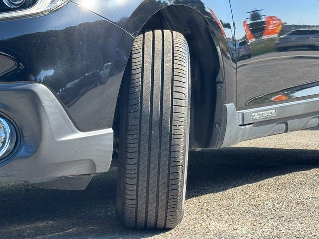 レガシィアウトバック ベースグレード　アイサイトＶＥＲ３／アドバンスドセイフティＰＫＧ／黒革／シートヒーター／フルセグナビ／Ｂｌｕｅｔｏｏｔｈ／バックカメラ／１７ＡＷ／左右独立オートＡＣ／パワーシート／シートヒーター／ＬＥＤヘッド／ＥＴＣ（27枚目）