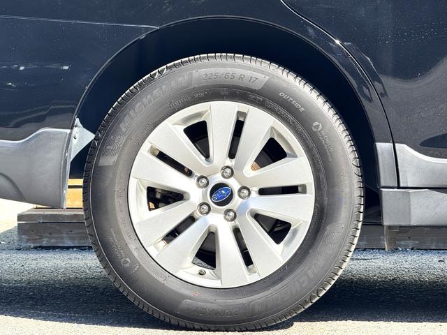 レガシィアウトバック ベースグレード　アイサイトＶＥＲ３／アドバンスドセイフティＰＫＧ／黒革／シートヒーター／フルセグナビ／Ｂｌｕｅｔｏｏｔｈ／バックカメラ／１７ＡＷ／左右独立オートＡＣ／パワーシート／シートヒーター／ＬＥＤヘッド／ＥＴＣ（29枚目）