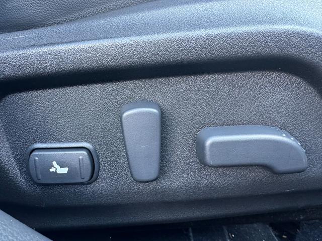 レガシィアウトバック ベースグレード　アイサイトＶＥＲ３／アドバンスドセイフティＰＫＧ／黒革／シートヒーター／フルセグナビ／Ｂｌｕｅｔｏｏｔｈ／バックカメラ／１７ＡＷ／左右独立オートＡＣ／パワーシート／シートヒーター／ＬＥＤヘッド／ＥＴＣ（62枚目）