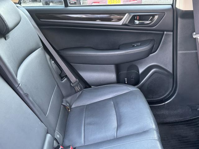 レガシィアウトバック ベースグレード　アイサイトＶＥＲ３／アドバンスドセイフティＰＫＧ／黒革／シートヒーター／フルセグナビ／Ｂｌｕｅｔｏｏｔｈ／バックカメラ／１７ＡＷ／左右独立オートＡＣ／パワーシート／シートヒーター／ＬＥＤヘッド／ＥＴＣ（77枚目）