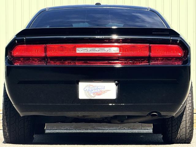 ダッジ・チャレンジャー ＳＥ　ＳＥ／ＴＳＷ２２ＡＷ／黒革調シートカバー／ＡＴＯＭＯディスプレイオーディオ／Ｂｌｕｅｔｏｏｔｈ／バックカメラ／ＬＥＤヘッドライト／ＬＥＤフォグランプ（5枚目）