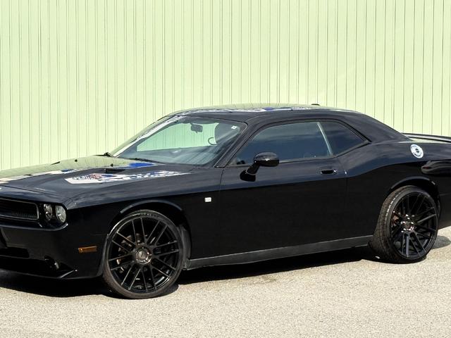 ダッジ・チャレンジャー ＳＥ　ＳＥ／ＴＳＷ２２ＡＷ／黒革調シートカバー／ＡＴＯＭＯディスプレイオーディオ／Ｂｌｕｅｔｏｏｔｈ／バックカメラ／ＬＥＤヘッドライト／ＬＥＤフォグランプ（12枚目）