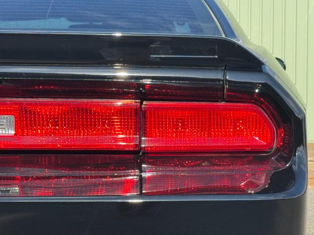 ダッジ・チャレンジャー ＳＥ　ＳＥ／ＴＳＷ２２ＡＷ／黒革調シートカバー／ＡＴＯＭＯディスプレイオーディオ／Ｂｌｕｅｔｏｏｔｈ／バックカメラ／ＬＥＤヘッドライト／ＬＥＤフォグランプ（24枚目）