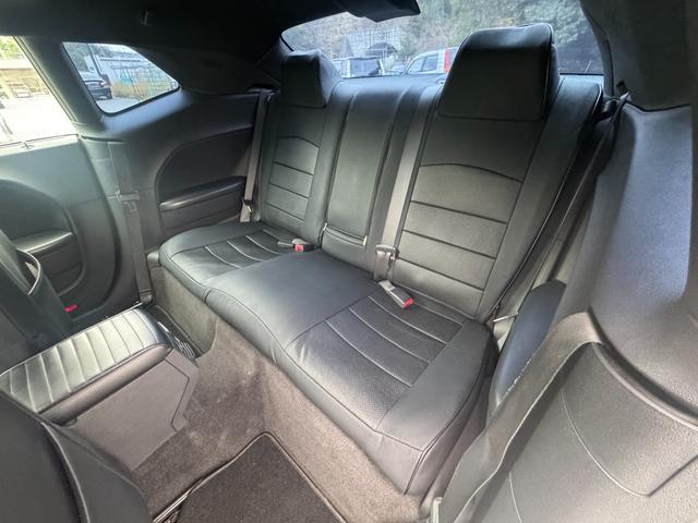 ダッジ・チャレンジャー ＳＥ　ＳＥ／ＴＳＷ２２ＡＷ／黒革調シートカバー／ＡＴＯＭＯディスプレイオーディオ／Ｂｌｕｅｔｏｏｔｈ／バックカメラ／ＬＥＤヘッドライト／ＬＥＤフォグランプ（74枚目）