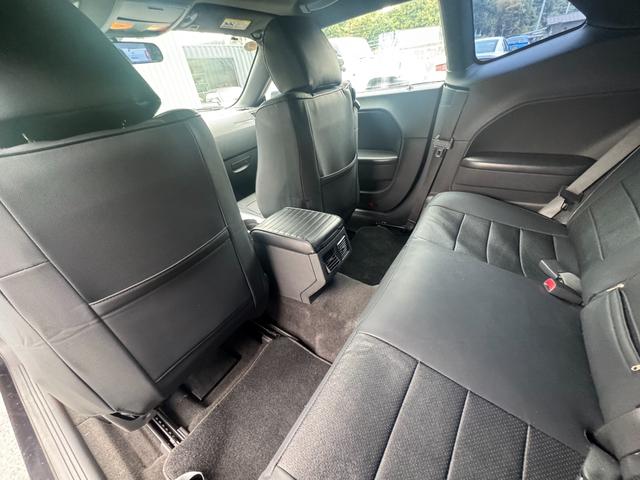 ダッジ・チャレンジャー ＳＥ　ＳＥ／ＴＳＷ２２ＡＷ／黒革調シートカバー／ＡＴＯＭＯディスプレイオーディオ／Ｂｌｕｅｔｏｏｔｈ／バックカメラ／ＬＥＤヘッドライト／ＬＥＤフォグランプ（75枚目）