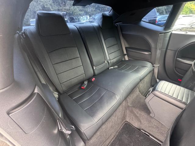 ダッジ・チャレンジャー ＳＥ　ＳＥ／ＴＳＷ２２ＡＷ／黒革調シートカバー／ＡＴＯＭＯディスプレイオーディオ／Ｂｌｕｅｔｏｏｔｈ／バックカメラ／ＬＥＤヘッドライト／ＬＥＤフォグランプ（77枚目）
