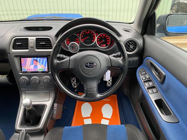インプレッサ WRX WR-リミテッド 2004 /5MT/TB交換済み/EJ20/大型リアウイング/革巻きMOMOステアリング/17インチホイール/フルセグ/Bluetooth/キーレスエントリー/ETC/(62枚目)