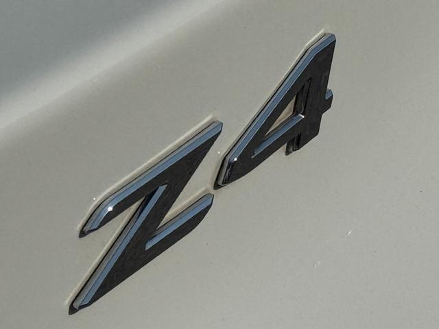 Ｚ４ ｓＤｒｉｖｅ２３ｉ　ハイラインパッケージ　／黒革シート／パワーシート／シートヒーター／電子制御パーキング／ＨＩＤヘッドライト／１７インチホイール／パドルシフト／Ｂカメラ／（29枚目）