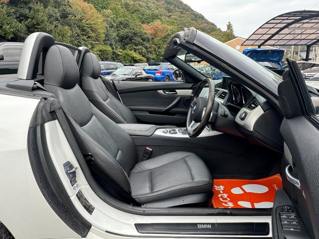 Ｚ４ ｓＤｒｉｖｅ２３ｉ　ハイラインパッケージ　／黒革シート／パワーシート／シートヒーター／電子制御パーキング／ＨＩＤヘッドライト／１７インチホイール／パドルシフト／Ｂカメラ／（45枚目）