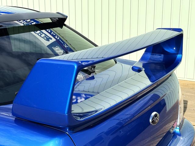 インプレッサ WRX STi /6MT/EJ20/大型リアウイング/HIDヘッドライト/DCCD/17インチホイール/革巻きSTIステアリング/キーレスエントリー/オーディオ/AUX/(19枚目)