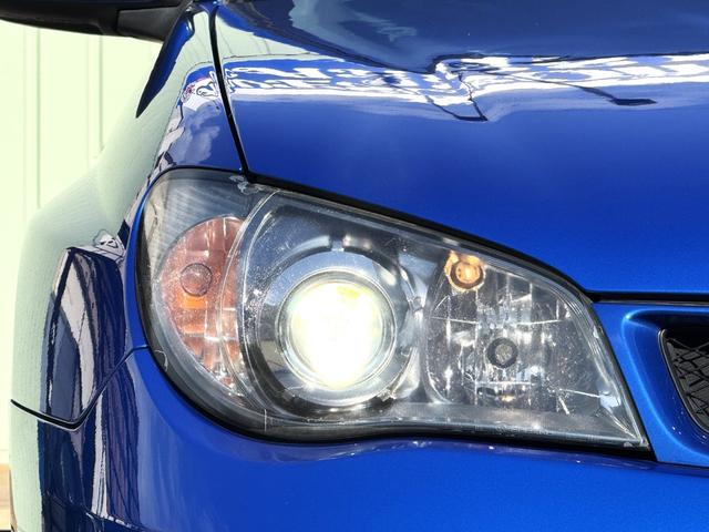 インプレッサ WRX STi /6MT/EJ20/大型リアウイング/HIDヘッドライト/DCCD/17インチホイール/革巻きSTIステアリング/キーレスエントリー/オーディオ/AUX/(22枚目)