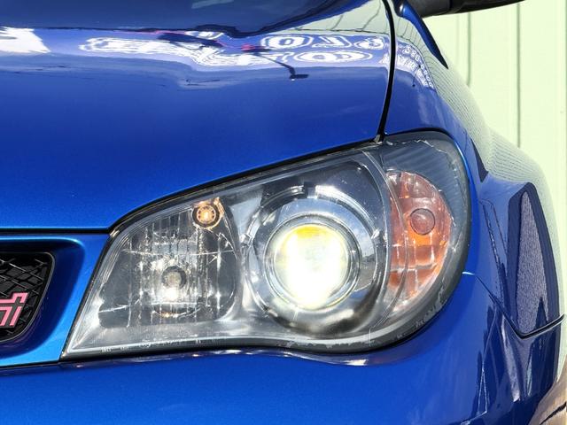 インプレッサ WRX STi /6MT/EJ20/大型リアウイング/HIDヘッドライト/DCCD/17インチホイール/革巻きSTIステアリング/キーレスエントリー/オーディオ/AUX/(23枚目)