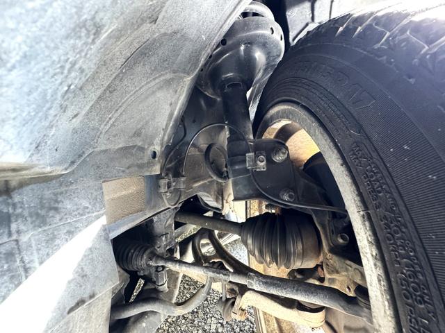 インプレッサ WRX STi /6MT/EJ20/大型リアウイング/HIDヘッドライト/DCCD/17インチホイール/革巻きSTIステアリング/キーレスエントリー/オーディオ/AUX/(32枚目)