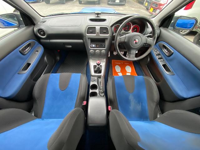 インプレッサ WRX STi /6MT/EJ20/大型リアウイング/HIDヘッドライト/DCCD/17インチホイール/革巻きSTIステアリング/キーレスエントリー/オーディオ/AUX/(44枚目)