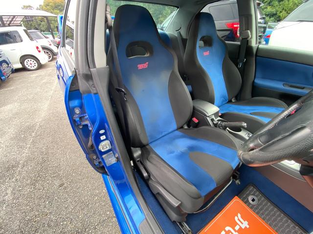 インプレッサ WRX STi /6MT/EJ20/大型リアウイング/HIDヘッドライト/DCCD/17インチホイール/革巻きSTIステアリング/キーレスエントリー/オーディオ/AUX/(58枚目)