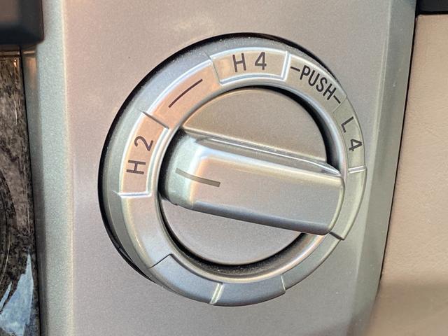 ハイラックスサーフ SSR-G /全塗装/リフトアップ/サンルーフ/MKW16AW/BF グットリッチホワイトレター/US TACOMA風グリル/社外ヘッドライト/新品シートカバー/フルセグナビ/Bluetooth/DVD(3枚目)