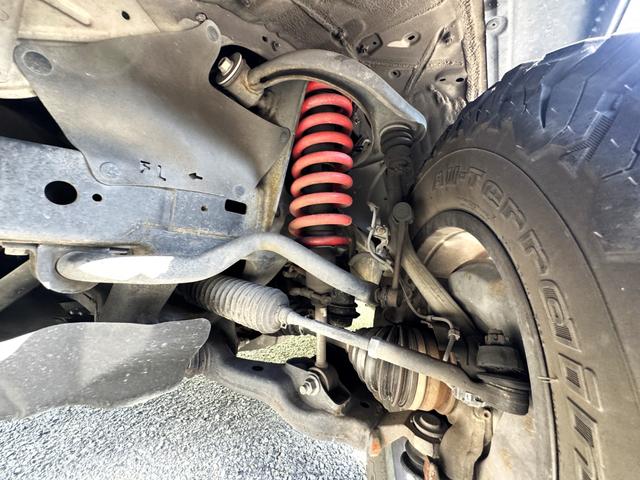 ハイラックスサーフ SSR-G /全塗装/リフトアップ/サンルーフ/MKW16AW/BF グットリッチホワイトレター/US TACOMA風グリル/社外ヘッドライト/新品シートカバー/フルセグナビ/Bluetooth/DVD(4枚目)