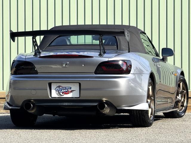 Ｓ２０００ ベースグレード　／６ＭＴ／ＨＫＳマフラー／ＯＰＢＢＳホイール／ＬＥＤヘッドライト／リアシーケンシャル／ローダウン／リアウイング／Ｄｅｆｉメーター／黒革ハーフレザー／オーディオ／エアコン動作確認／ＥＴＣ／キーレス（10枚目）
