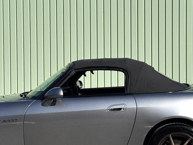 Ｓ２０００ ベースグレード　／６ＭＴ／ＨＫＳマフラー／ＯＰＢＢＳホイール／ＬＥＤヘッドライト／リアシーケンシャル／ローダウン／リアウイング／Ｄｅｆｉメーター／黒革ハーフレザー／オーディオ／エアコン動作確認／ＥＴＣ／キーレス（25枚目）