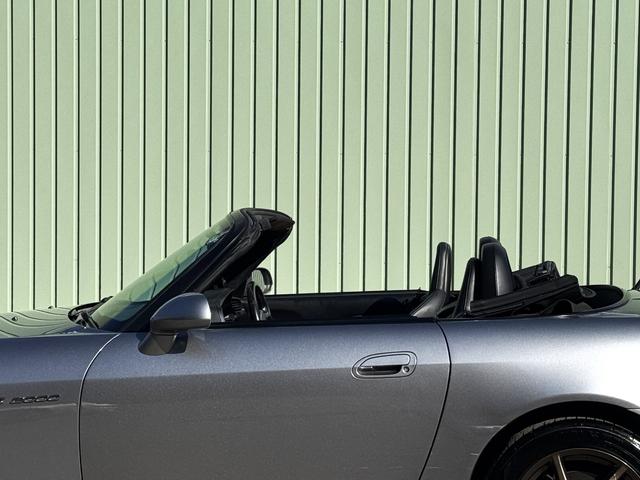 Ｓ２０００ ベースグレード　／６ＭＴ／ＨＫＳマフラー／ＯＰＢＢＳホイール／ＬＥＤヘッドライト／リアシーケンシャル／ローダウン／リアウイング／Ｄｅｆｉメーター／黒革ハーフレザー／オーディオ／エアコン動作確認／ＥＴＣ／キーレス（27枚目）