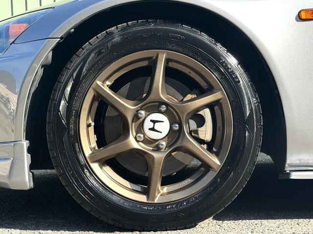 Ｓ２０００ ベースグレード　／６ＭＴ／ＨＫＳマフラー／ＯＰＢＢＳホイール／ＬＥＤヘッドライト／リアシーケンシャル／ローダウン／リアウイング／Ｄｅｆｉメーター／黒革ハーフレザー／オーディオ／エアコン動作確認／ＥＴＣ／キーレス（42枚目）