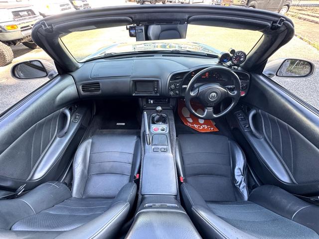 Ｓ２０００ ベースグレード　／６ＭＴ／ＨＫＳマフラー／ＯＰＢＢＳホイール／ＬＥＤヘッドライト／リアシーケンシャル／ローダウン／リアウイング／Ｄｅｆｉメーター／黒革ハーフレザー／オーディオ／エアコン動作確認／ＥＴＣ／キーレス（57枚目）