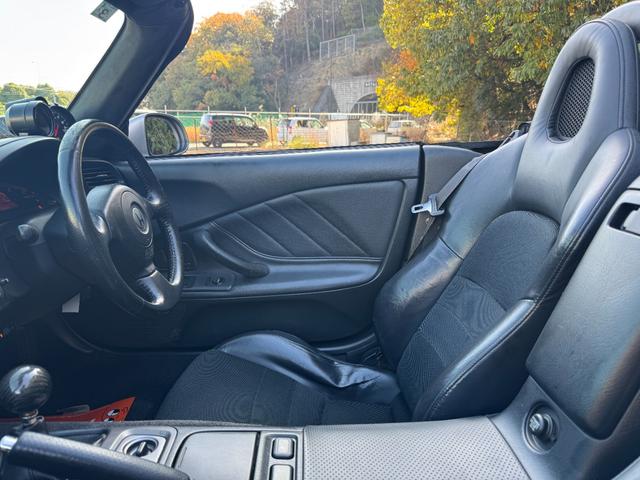 Ｓ２０００ ベースグレード　／６ＭＴ／ＨＫＳマフラー／ＯＰＢＢＳホイール／ＬＥＤヘッドライト／リアシーケンシャル／ローダウン／リアウイング／Ｄｅｆｉメーター／黒革ハーフレザー／オーディオ／エアコン動作確認／ＥＴＣ／キーレス（71枚目）