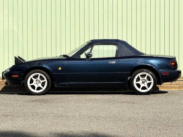 ユーノスロードスター B2リミテッド /5MT/1000台限定車/トワイライトブルーマイカ/ハードトップ/タイベル交換/幌付き/P1Racing 15AW/エアコン動作確認/リトラ動作確認/PW動作確認/オーディオ/社外スピーカー/ETC(21枚目)